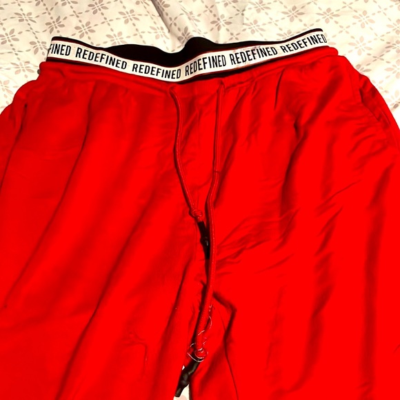 Red redefined Ardennes joggers with pockets - Picture 1 of 3